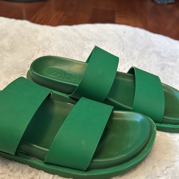 Zara Vibrant Green Slip On Moulded Sandals - Picture 3 of 9